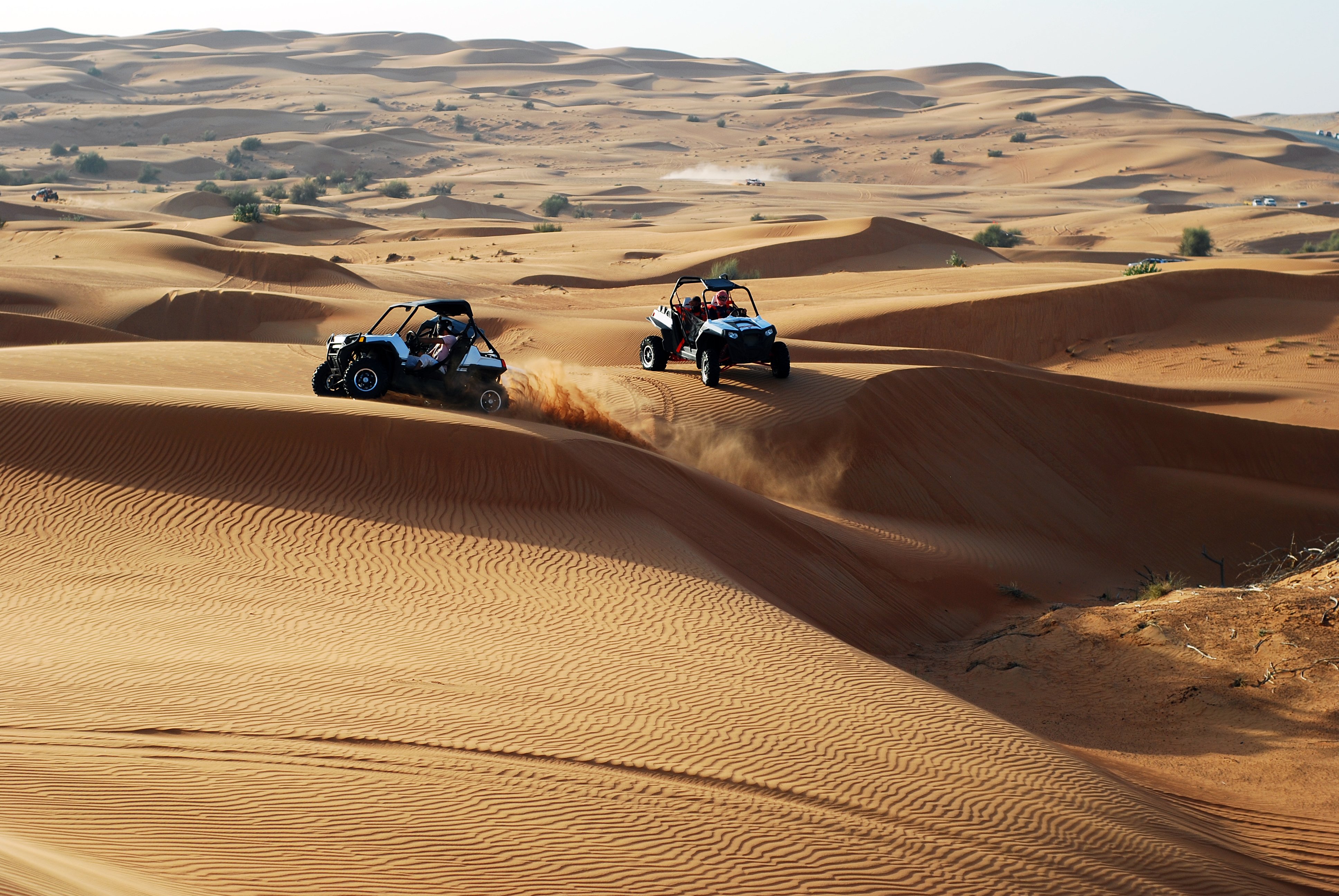 https://cdn.dealeusedevoyages.com/sites/default/files/article/Offroad buggy desert safari race trip in Dubai, UAE.jpg